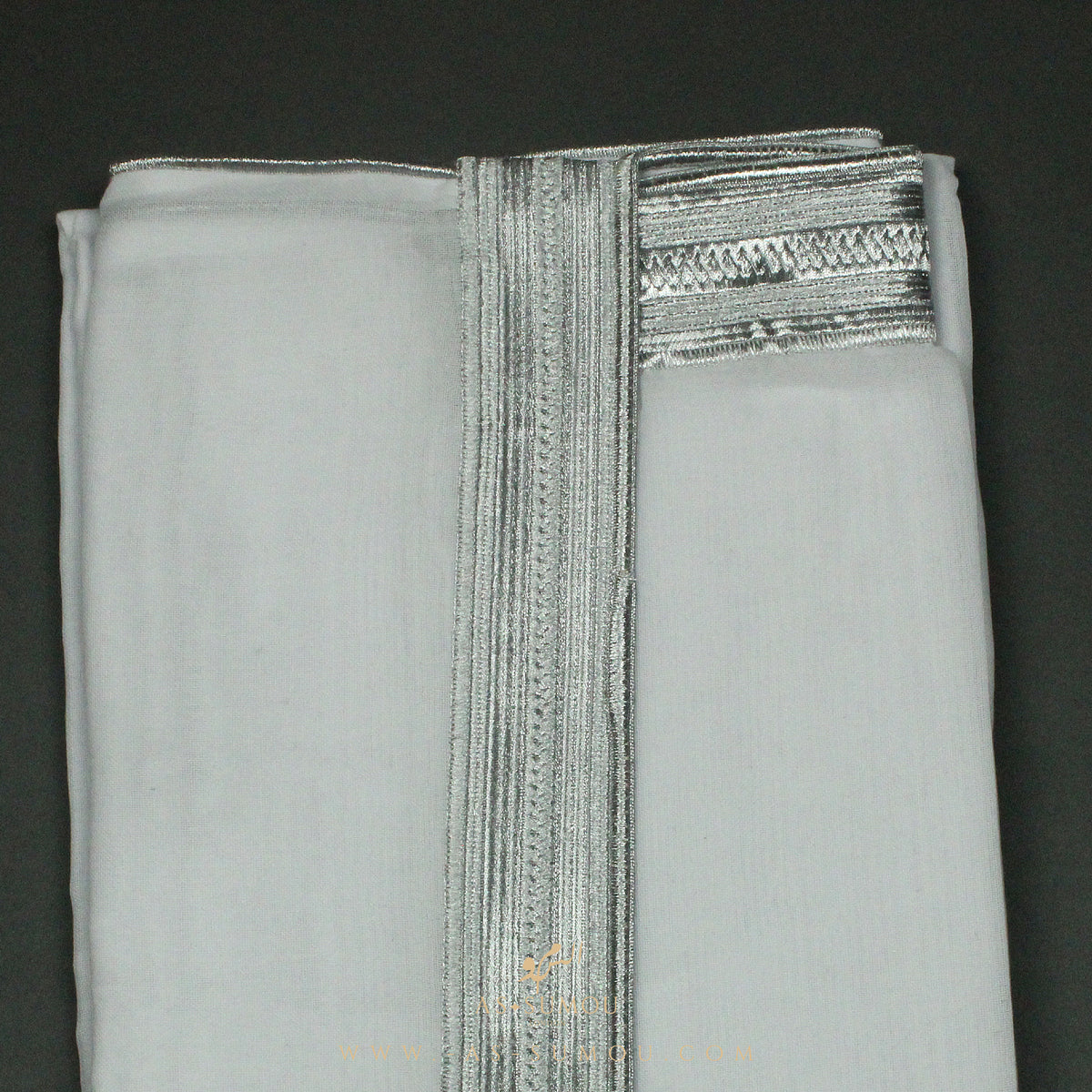 PREMIUM RARE WHITE ROYAL KHALEEJI BISHT BS4