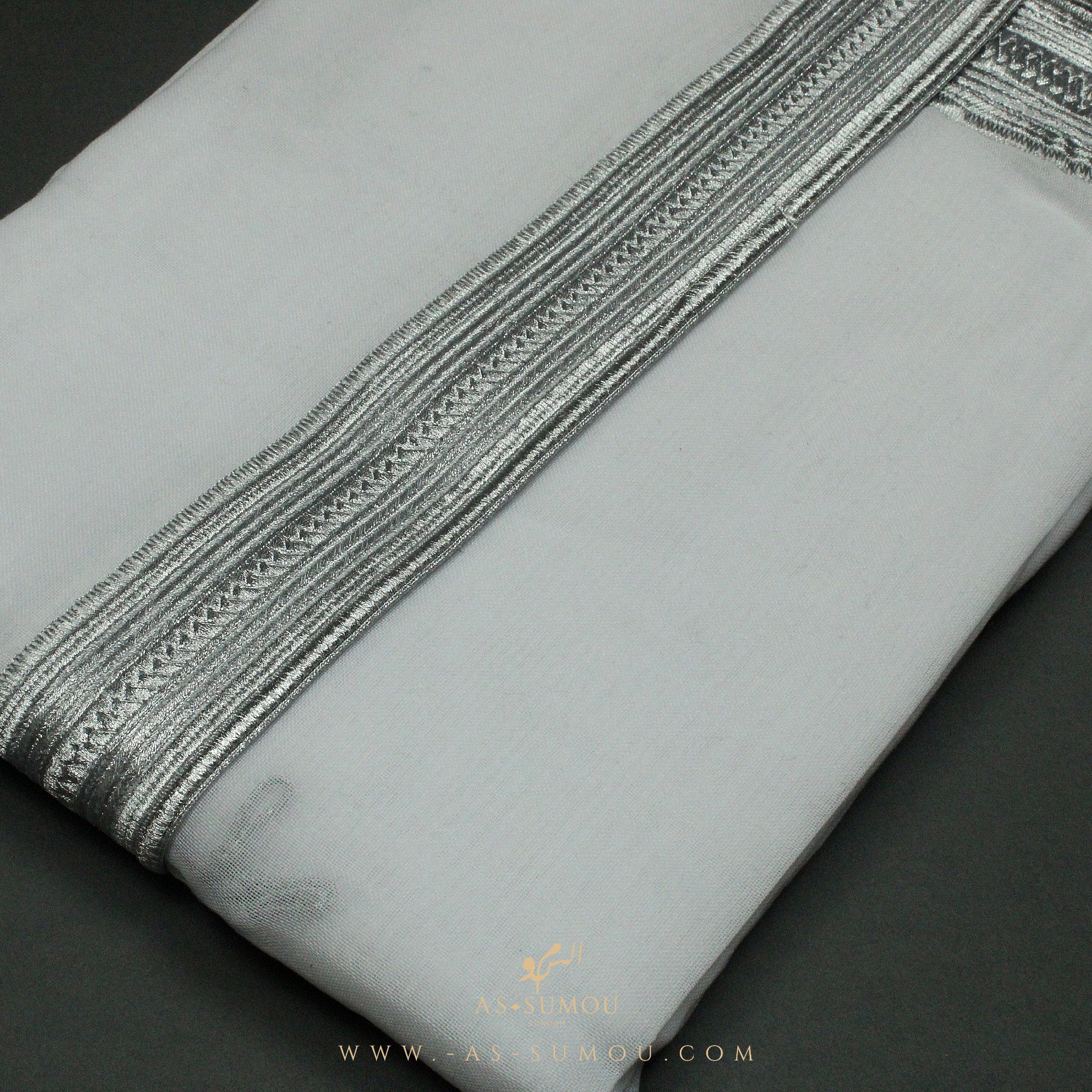 PREMIUM RARE WHITE ROYAL KHALEEJI BISHT BS4