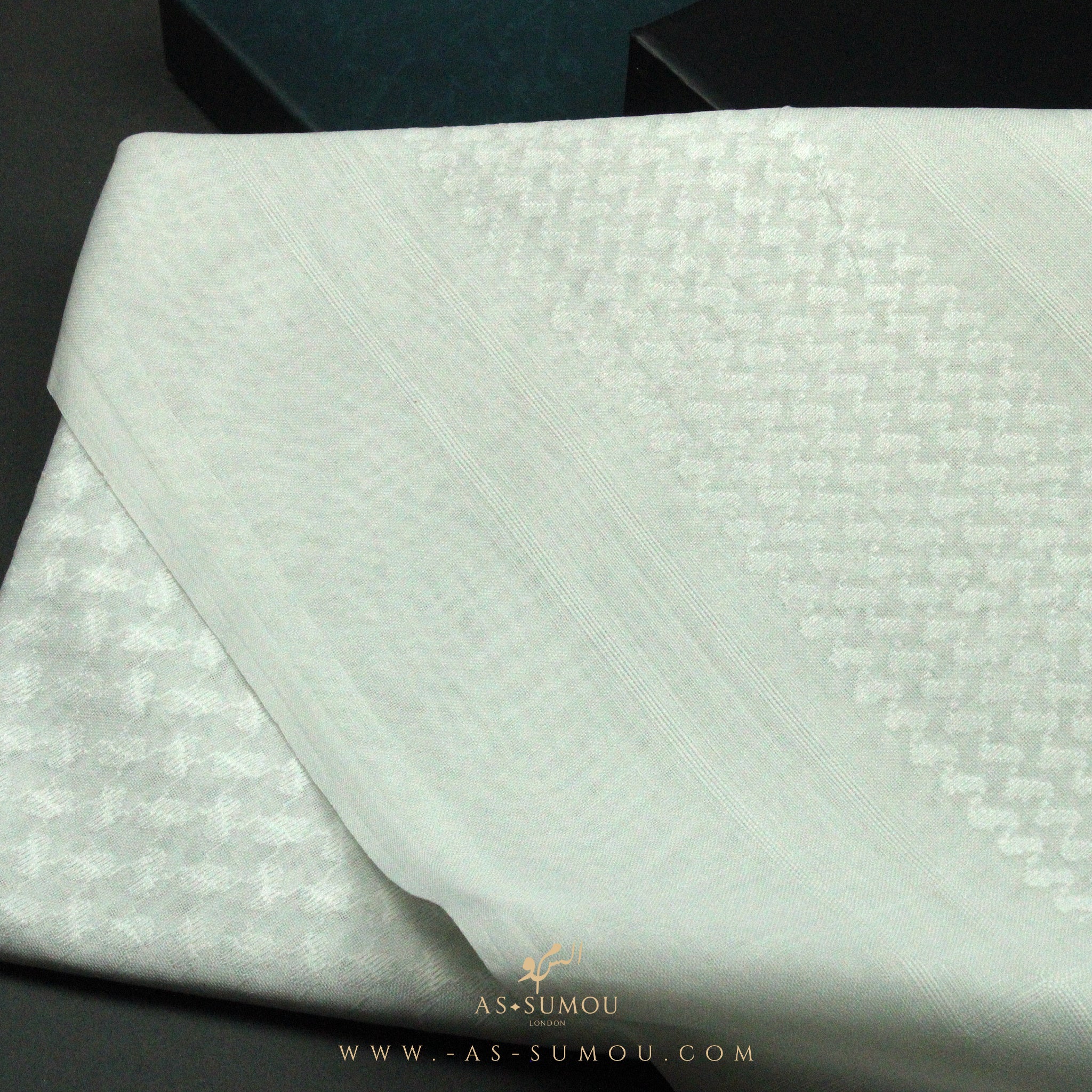 PREMIUM WHITE SAUDI SHEMAGH SCARF WS45