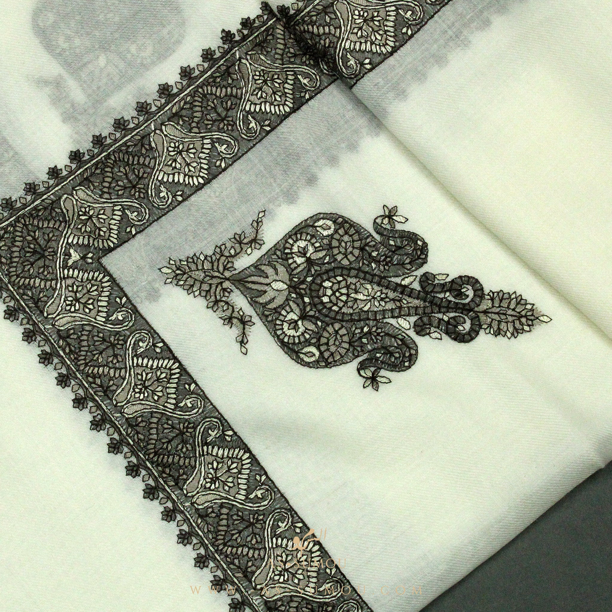 PREMIUM WHITE AUTHENTIC YEMENI SHEMAGH SCARF WH10