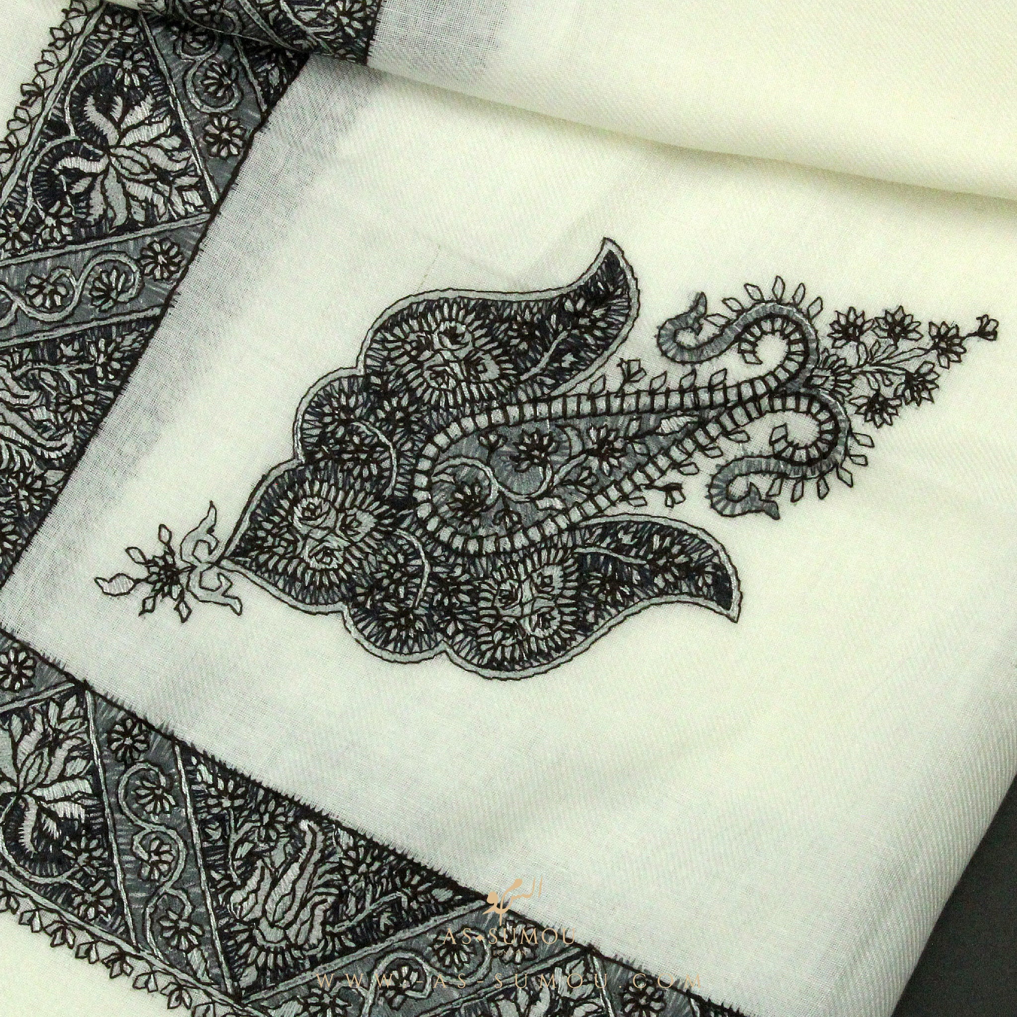 PREMIUM WHITE AUTHENTIC YEMENI SHEMAGH SCARF WH57