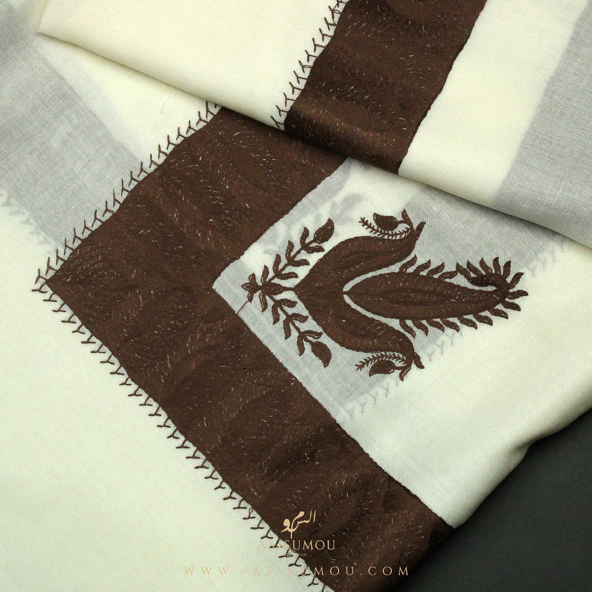 PREMIUM WHITE ELEGANT QATARI SHEMAGH SCARF QR31