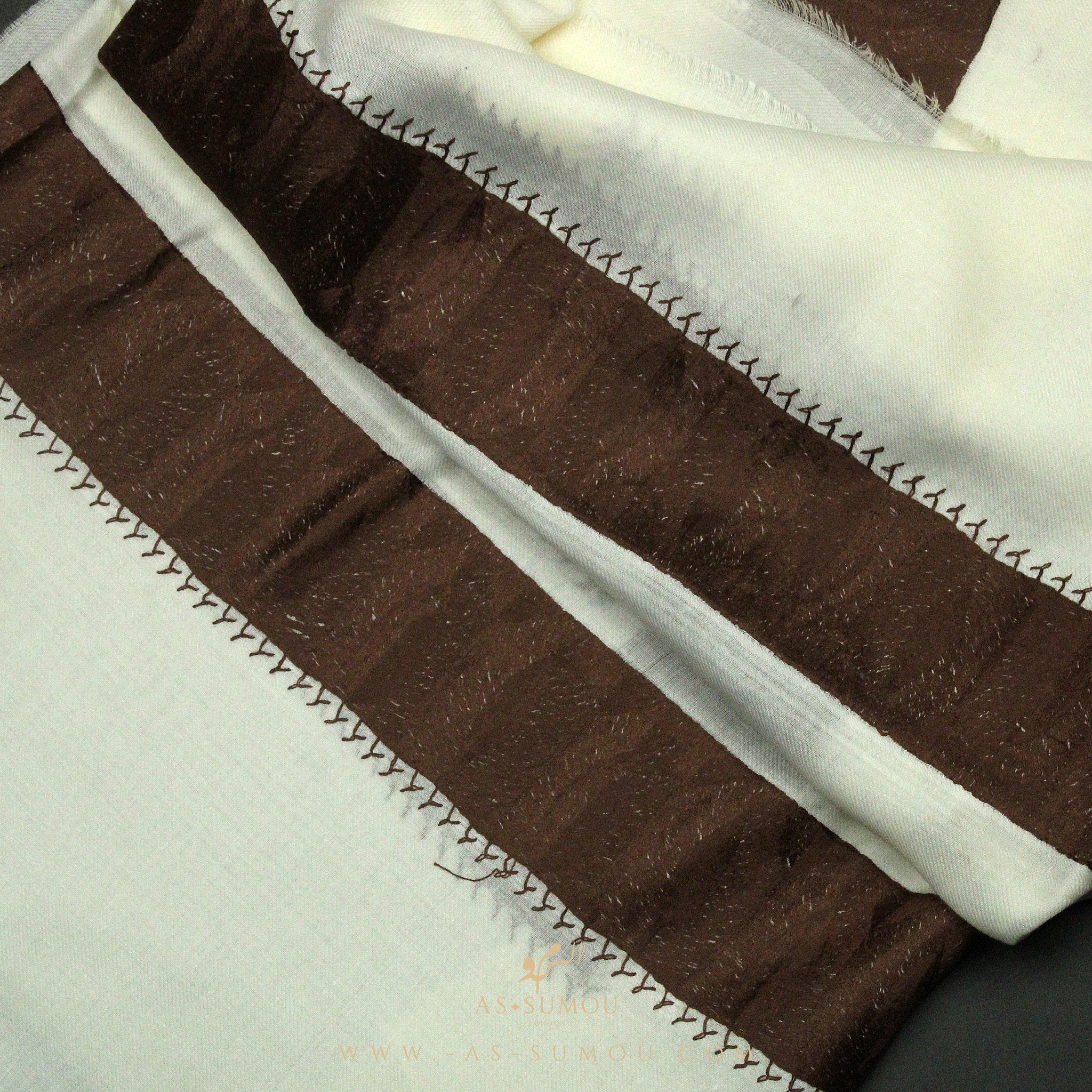 PREMIUM WHITE ELEGANT QATARI SHEMAGH SCARF QR31