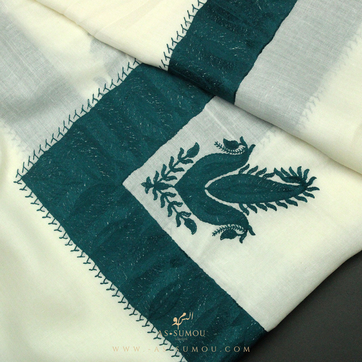 PREMIUM WHITE ELEGANT QATARI SHEMAGH SCARF QR32