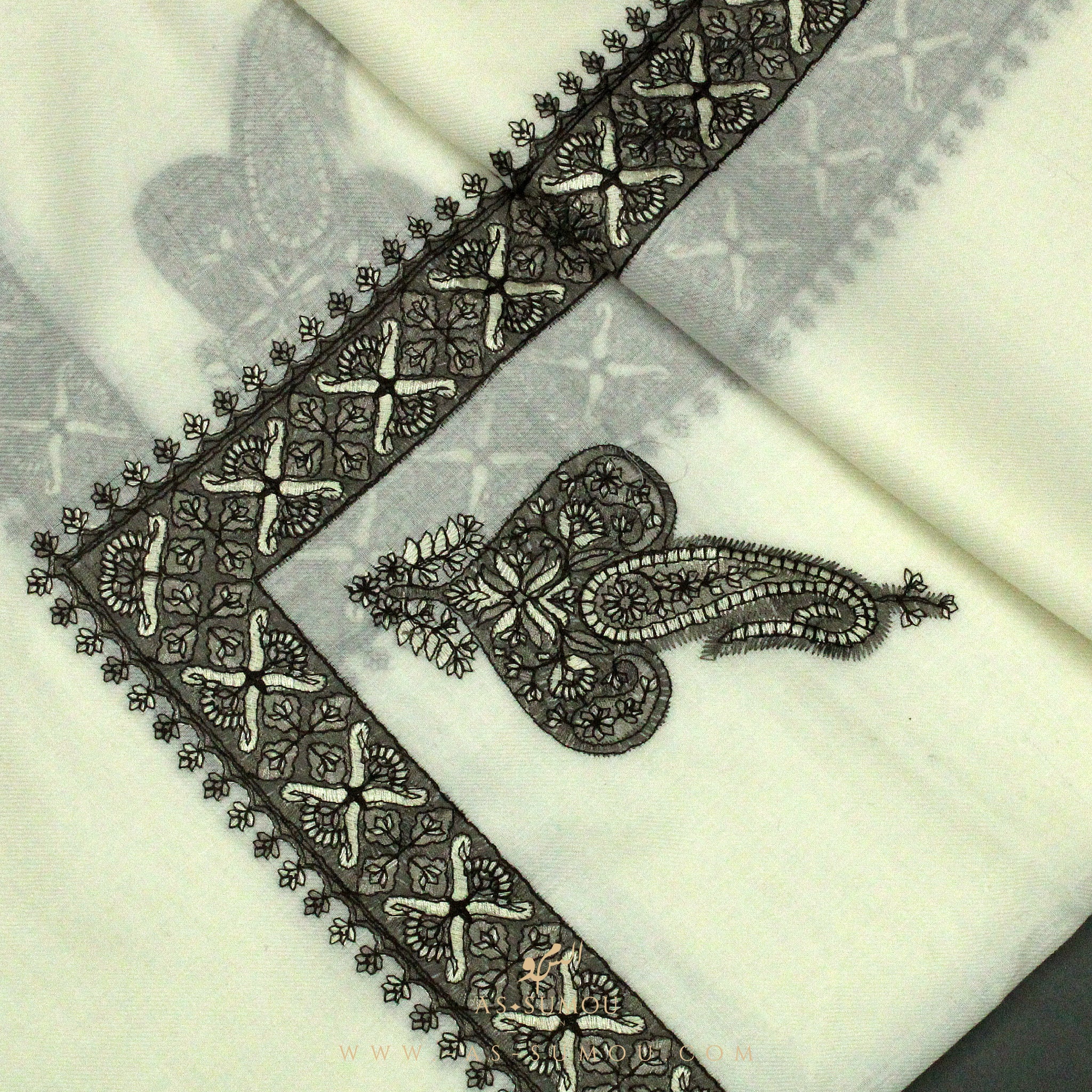 PREMIUM WHITE AUTHENTIC YEMENI SHEMAGH SCARF WH31