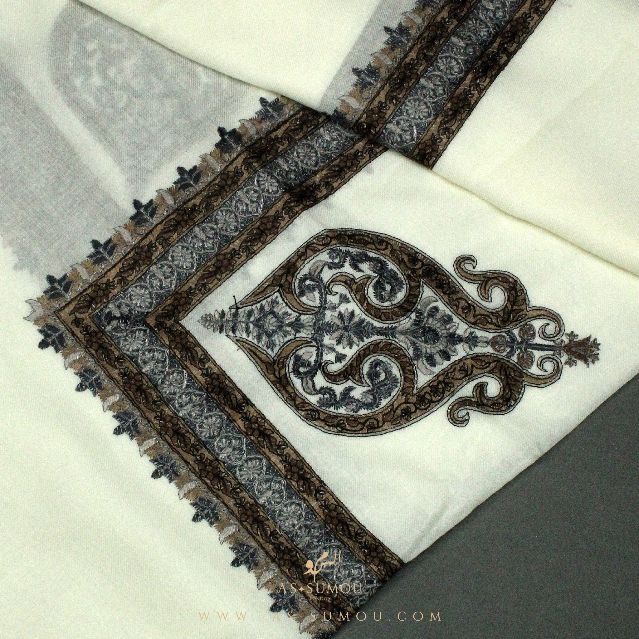 PREMIUM WHITE AUTHENTIC YEMENI SHEMAGH SCARF WH25