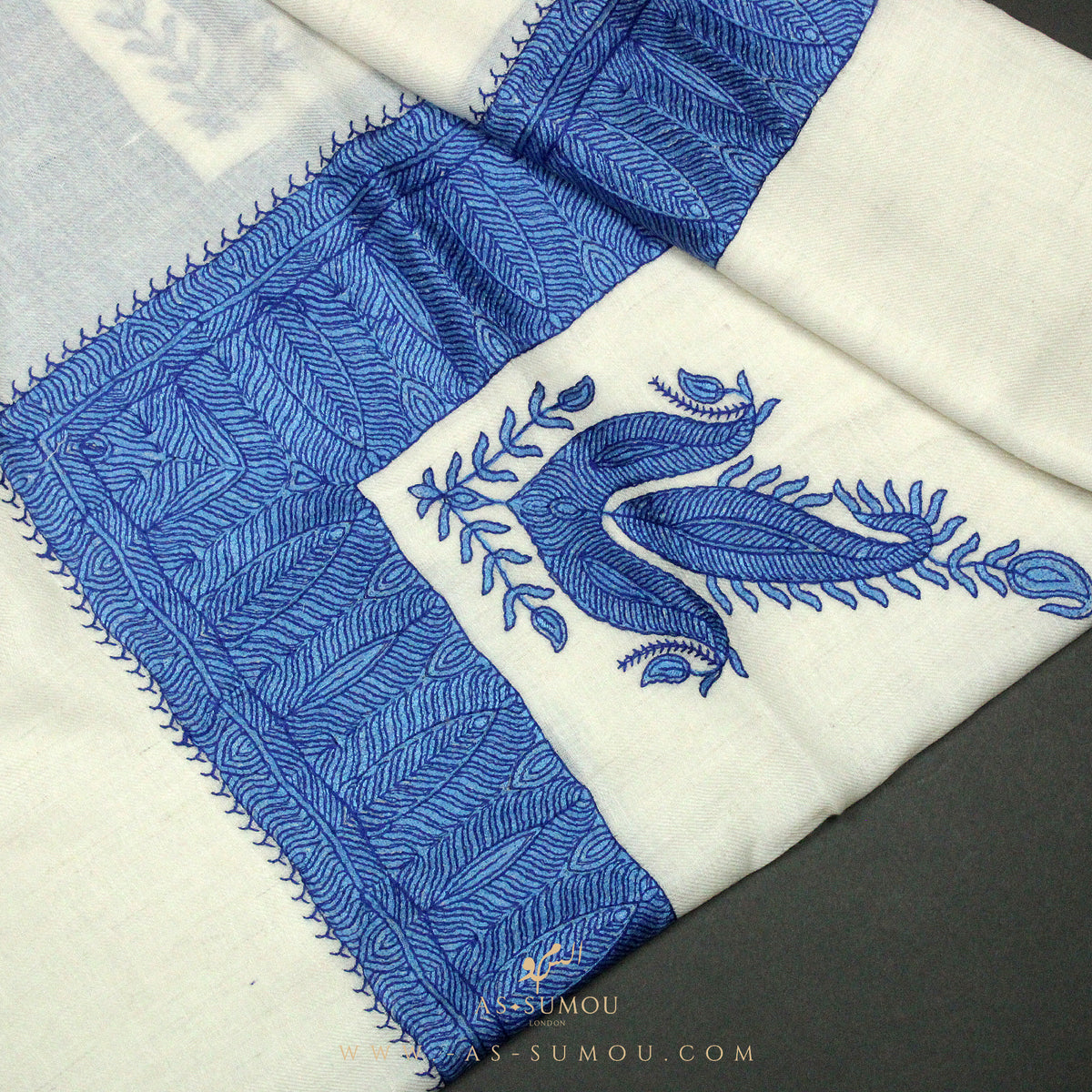 PREMIUM WHITE ELEGANT QATARI SHEMAGH SCARF QR1