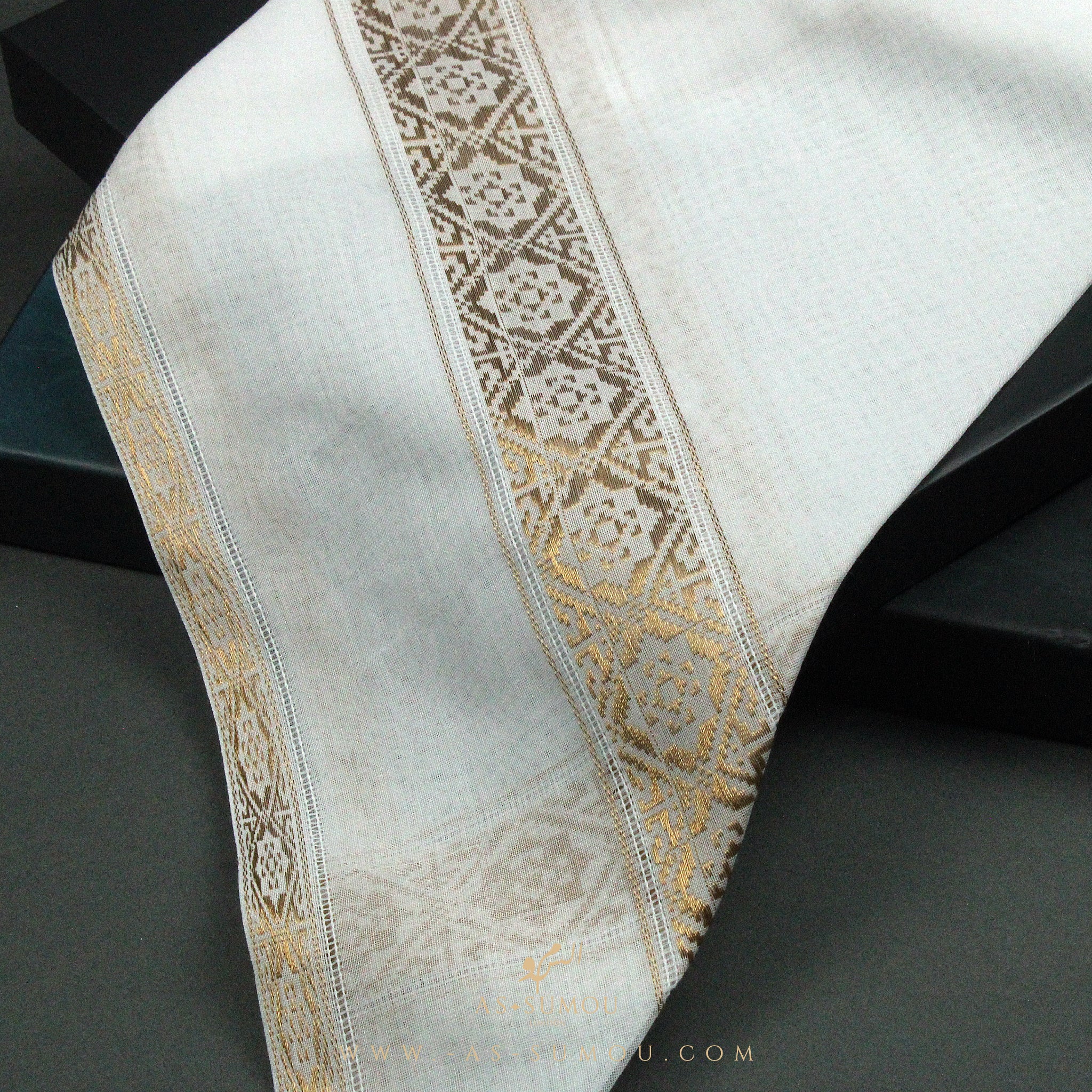 PREMIUM WHITE & GOLDEN EMIRATI GHUTRA SCARF EM21