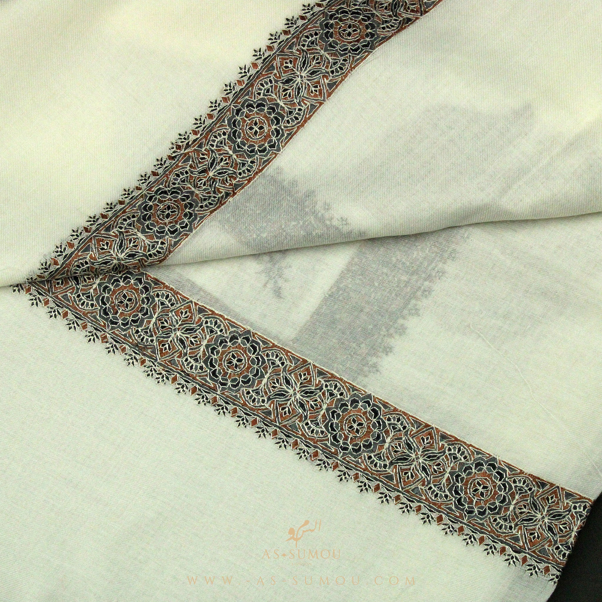 PREMIUM WHITE AUTHENTIC YEMENI SHEMAGH SCARF WH56