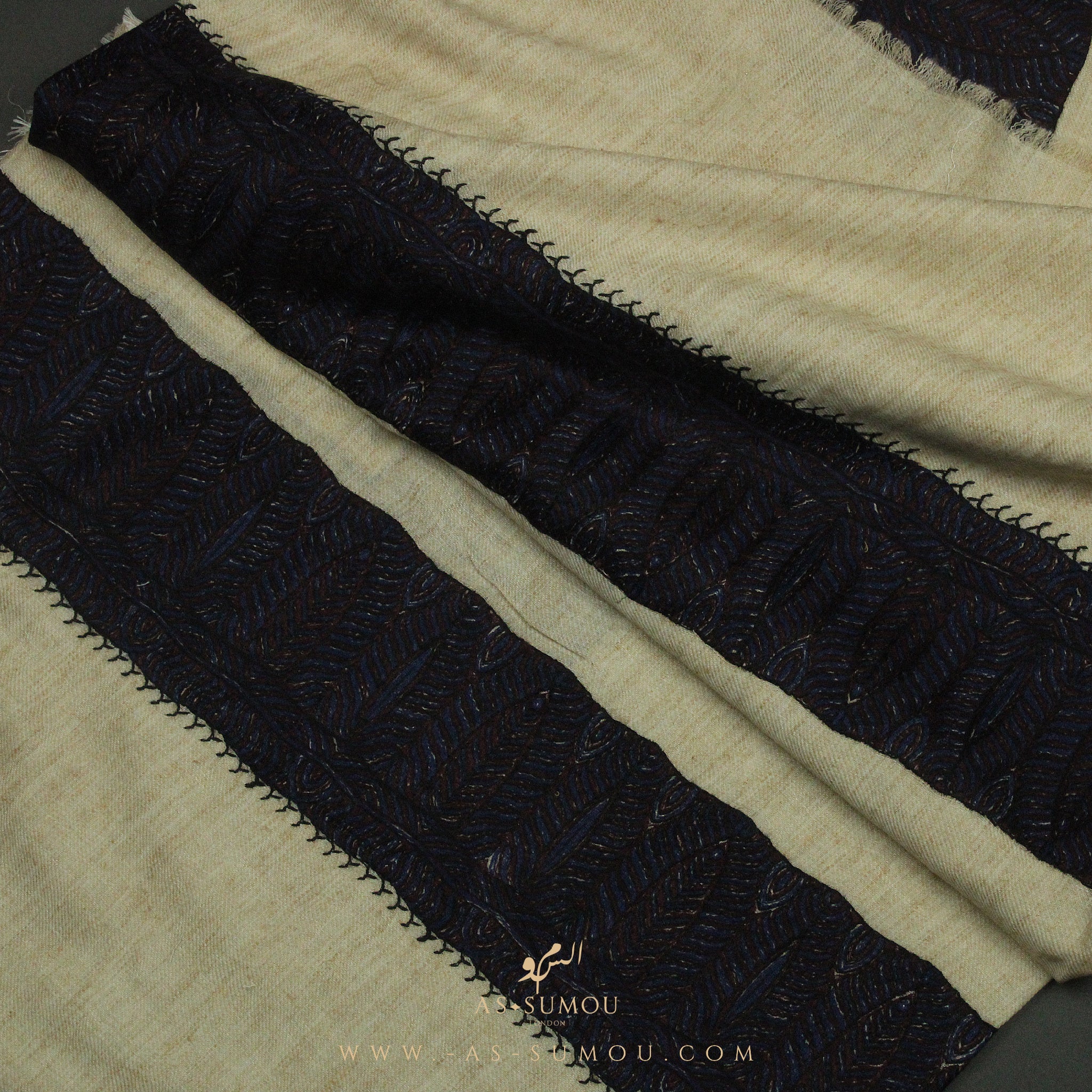 PREMIUM CREAM ELEGANT QATARI SHEMAGH SCARF QR28