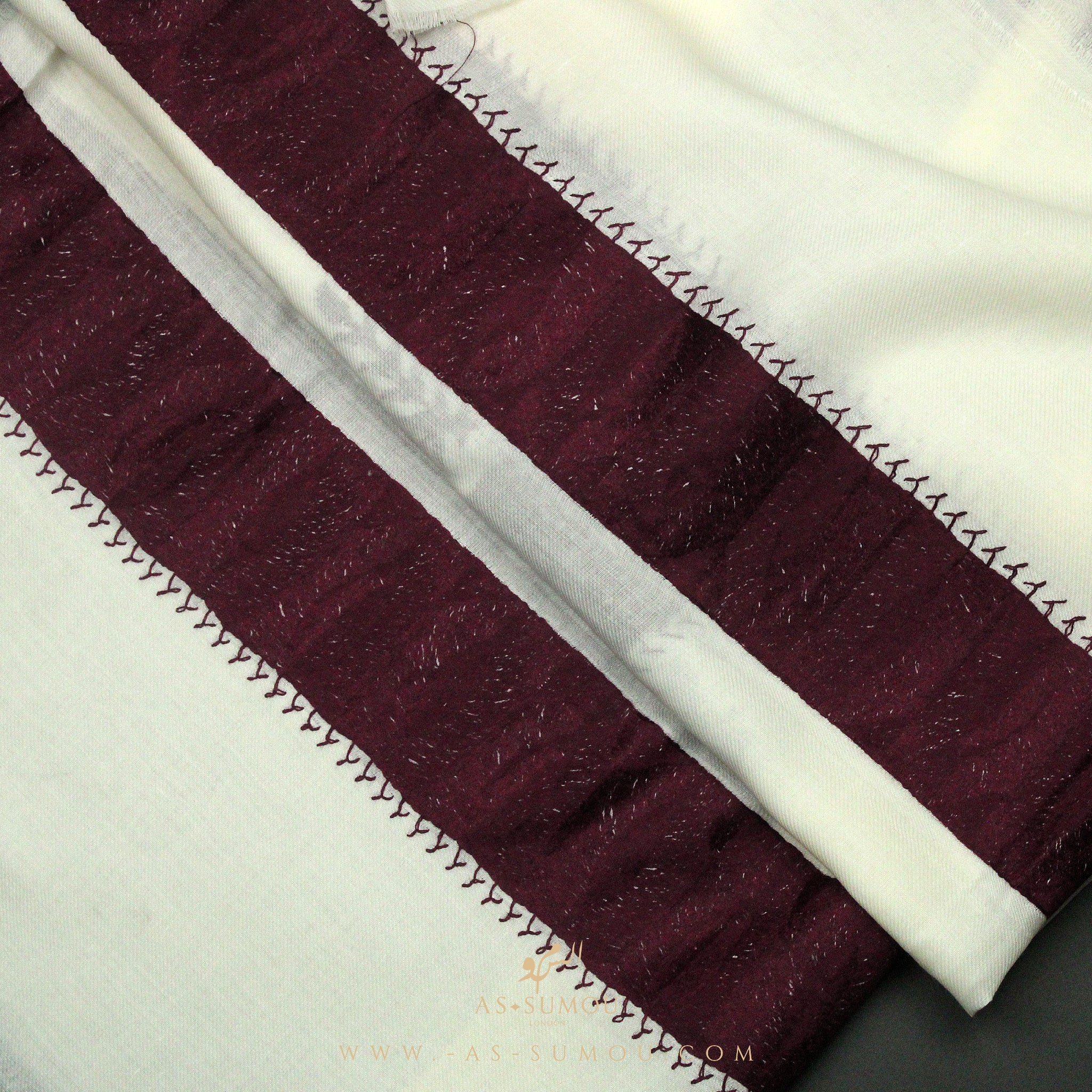 PREMIUM WHITE ELEGANT QATARI SHEMAGH SCARF QR29