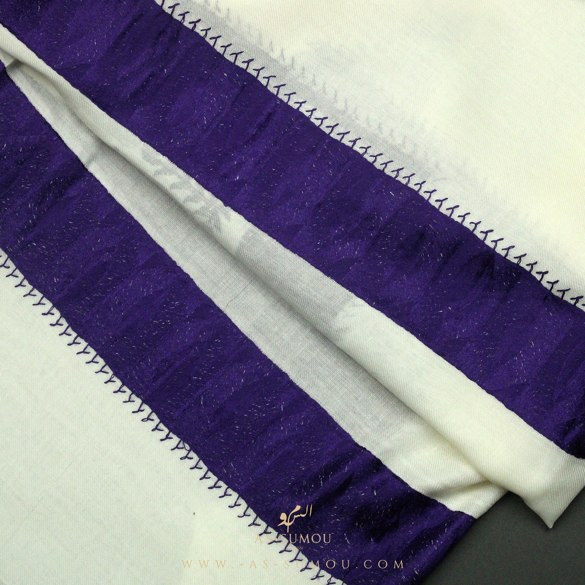 PREMIUM WHITE ELEGANT QATARI SHEMAGH SCARF QR35