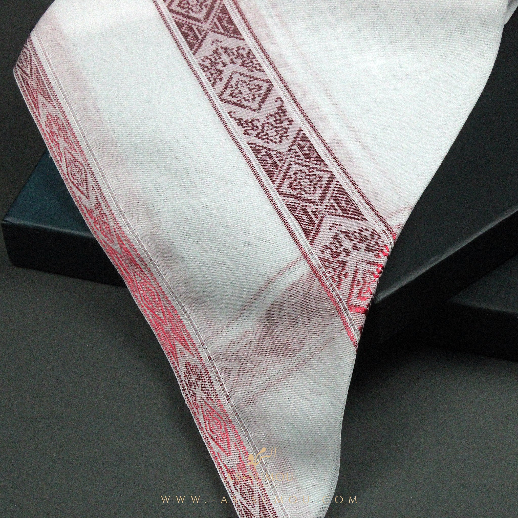 PREMIUM WHITE & RED EMIRATI GHUTRA SCARF EM32