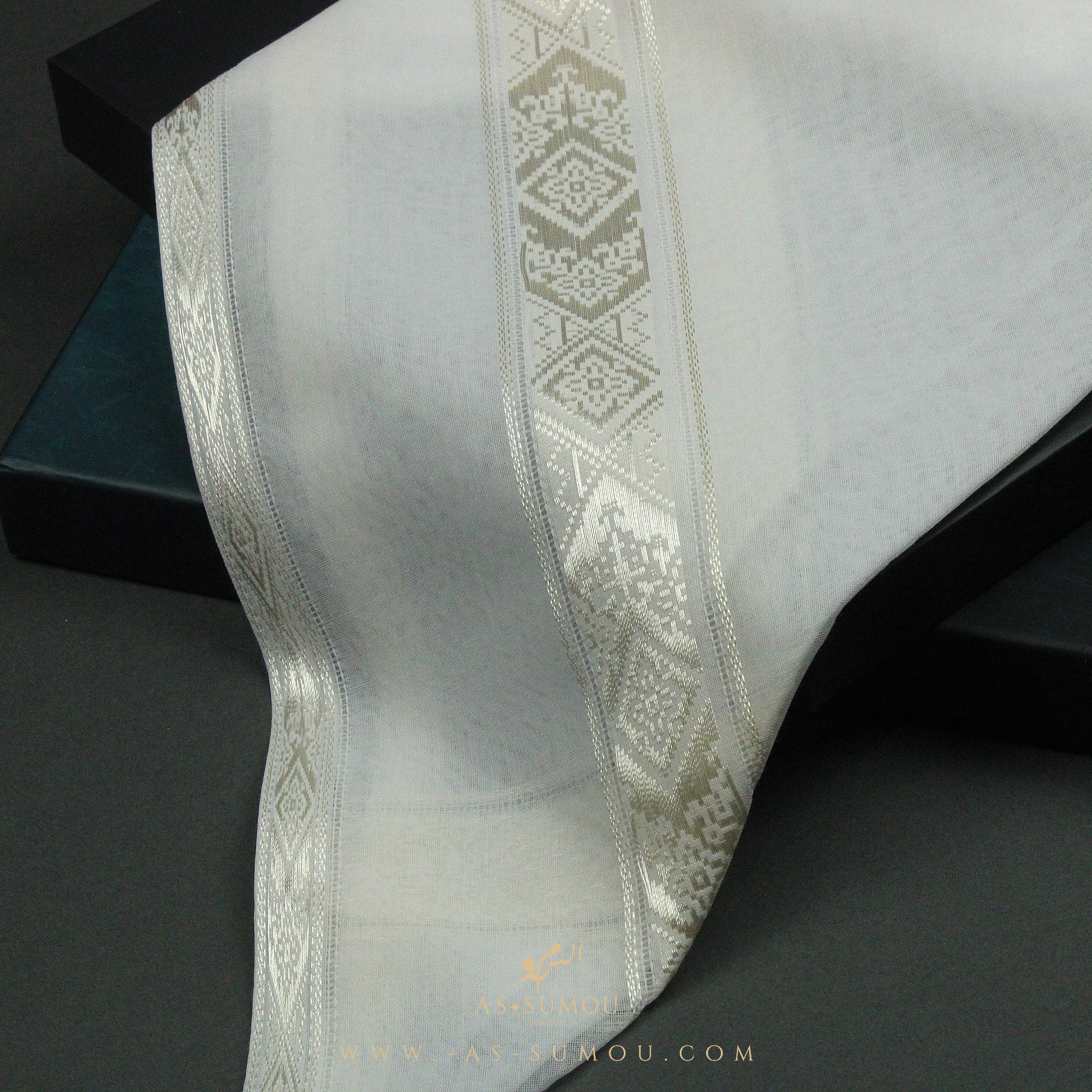 PREMIUM WHITE & GOLDEN EMIRATI GHUTRA SCARF EM34