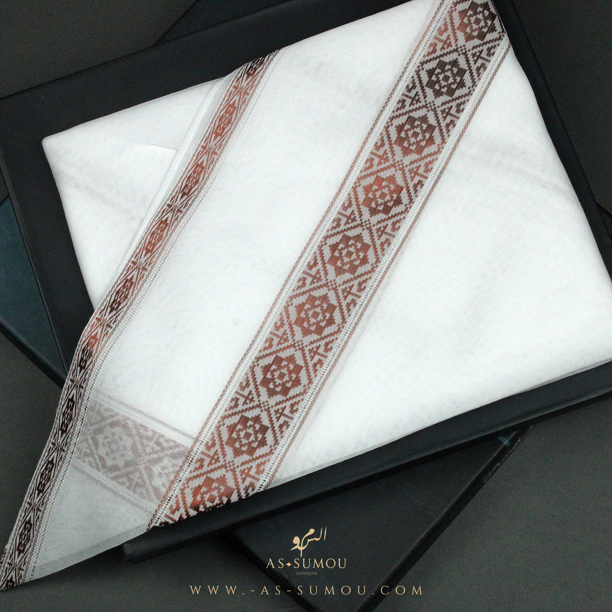 PREMIUM WHITE & MAROON EMIRATI GHUTRA SCARF EM22