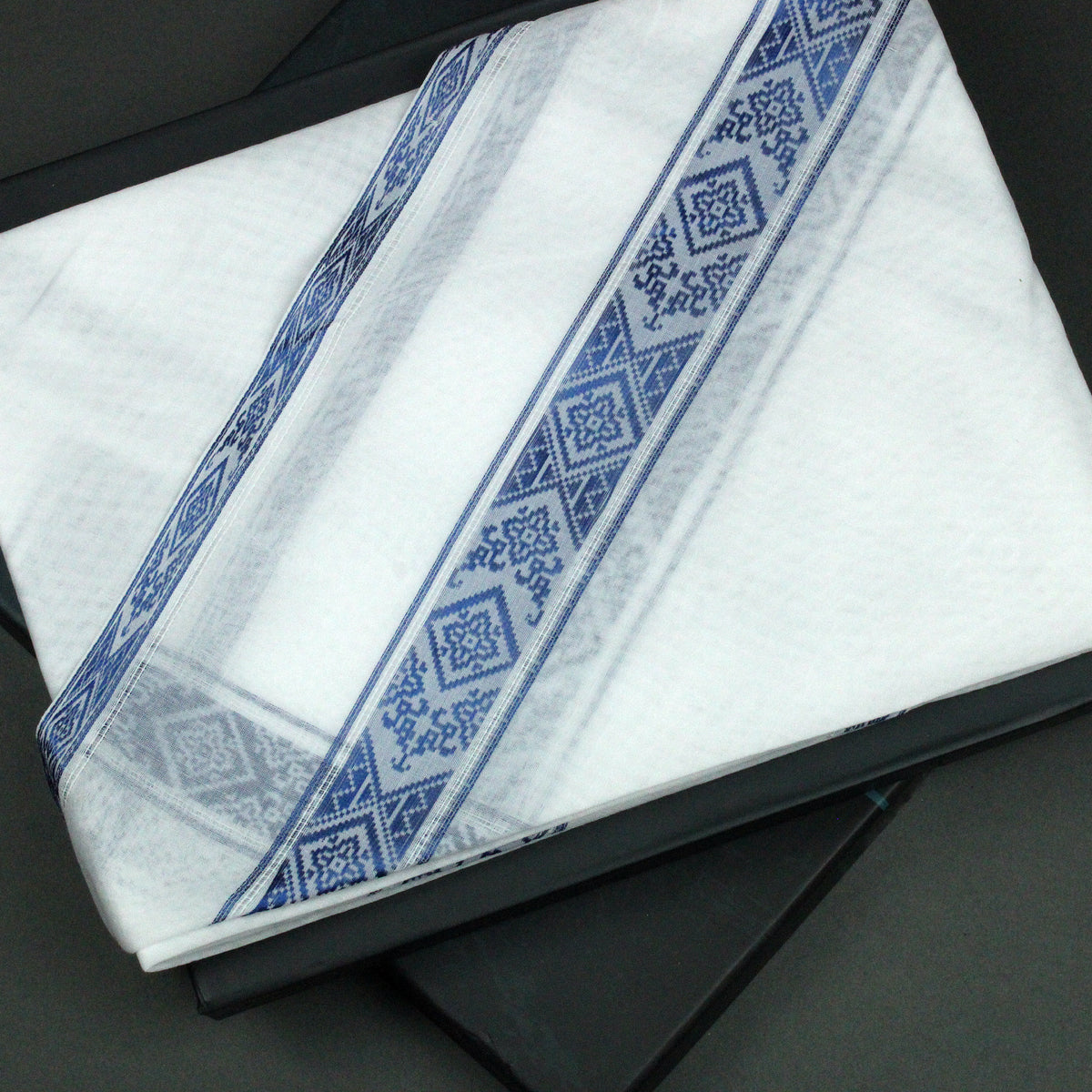 PREMIUM WHITE & BLUE EMIRATI GHUTRA SCARF EM35